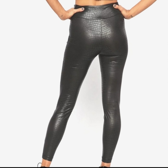 NWT Nicole Miller Black Textured Faux Leather Leggings, Size XL - Picture 2 of 12